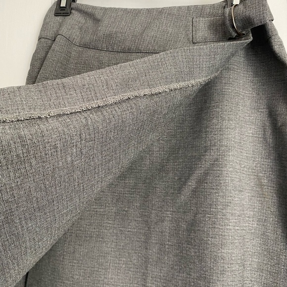 Old Navy Stretch Gray Flat Gray Wrap Mini Skirt, Sz: 4 - Picture 3 of 7